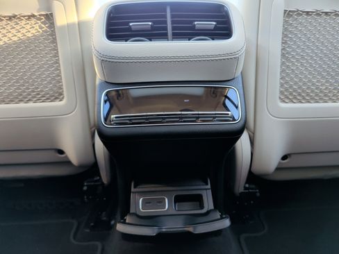 Used 2025 Mercedes-Benz GLS 450 4MATIC image 38