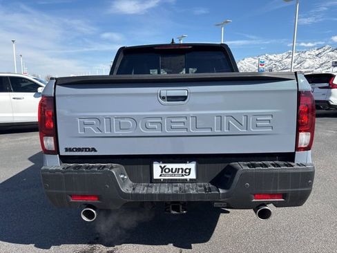 New 2026 Honda Ridgeline Black Edition image 4