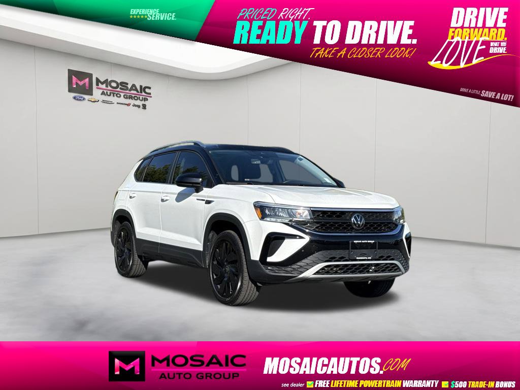Used 2024 Volkswagen Taos SE w/ Panoramic Sunroof Package AWD/4WD image 1