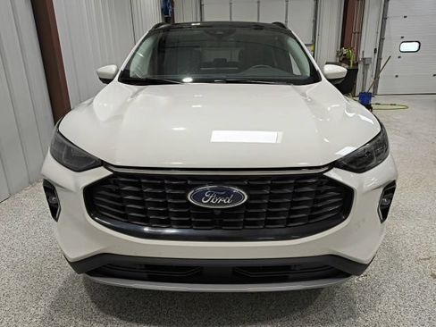 Certified 2023 Ford Escape Platinum AWD/4WD image 3