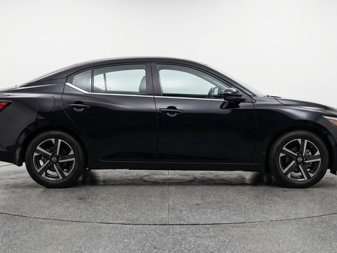 Used 2025 Nissan Sentra SV image 11