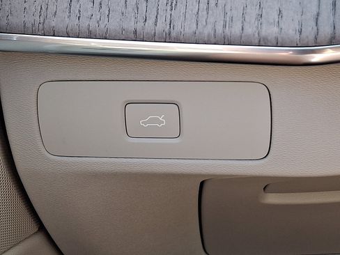 Certified 2024 Volvo XC90 B6 Plus w/ Protection Package image 26