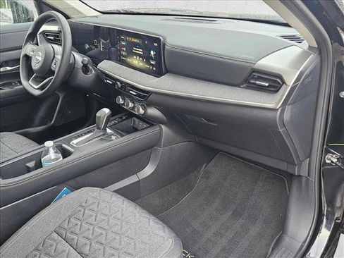 Used 2025 Nissan Kicks SV w/ Charging Package AWD/4WD image 21