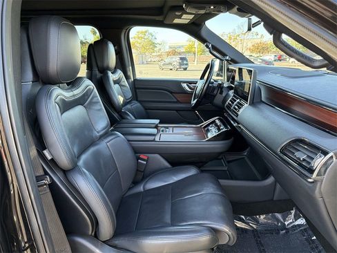 Used 2023 Lincoln Navigator L Reserve image 33