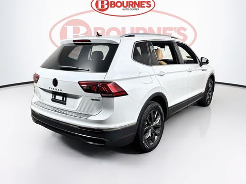 Used 2023 Volkswagen Tiguan SE AWD/4WD image 10
