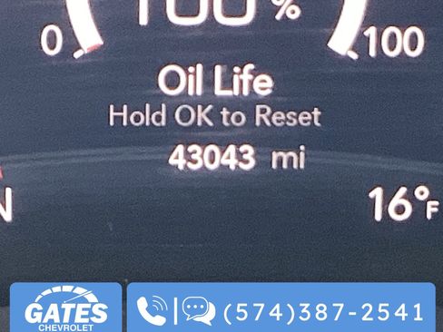 Used 2024 Chrysler Pacifica Touring-L image 4