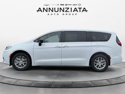 New 2026 Chrysler Pacifica Select