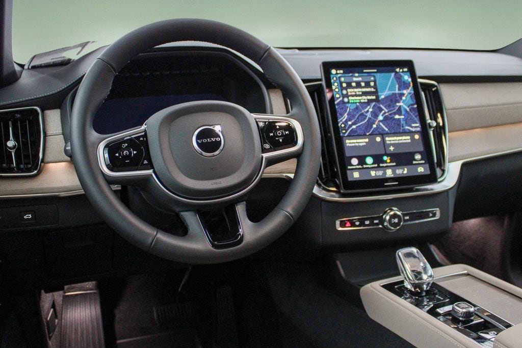 New 2026 Volvo XC90 B5 Ultra w/ Protection Package Premier AWD/4WD image 2