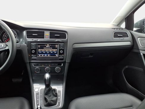 Used 2020 Volkswagen Golf 4-Door image 14