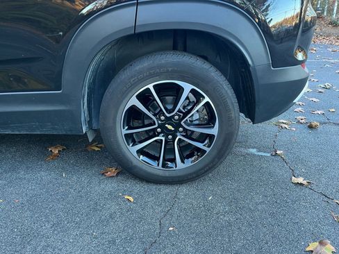 Used 2025 Chevrolet TrailBlazer LT image 25