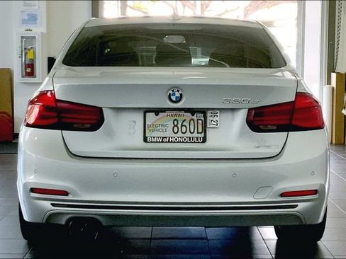 Used 2018 BMW 330e w/ Convenience Package RWD image 4