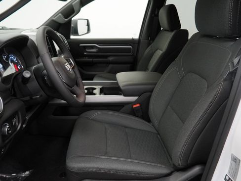 New 2026 RAM 1500 4x4 Crew Cab image 15