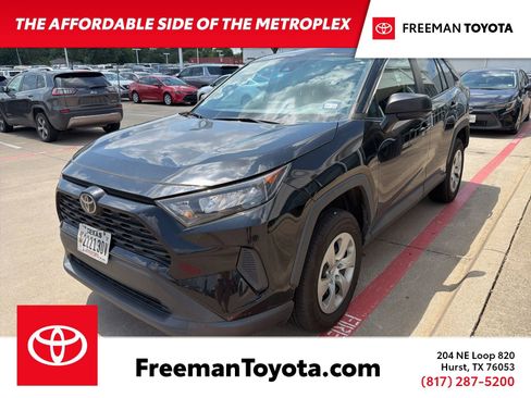 Used 2022 Toyota RAV4 LE FWD image 1