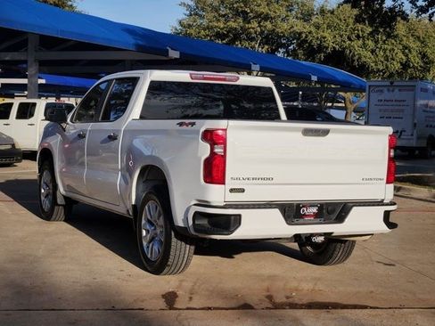 Used 2023 Chevrolet Silverado 1500 Custom image 3