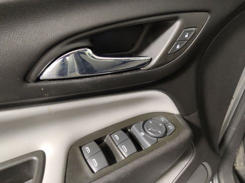 Used 2022 Chevrolet Equinox LS AWD/4WD image 27