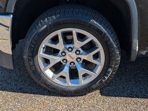 Used 2018 GMC Sierra 1500 SLT w/ Enhanced Driver Alert Package image 31