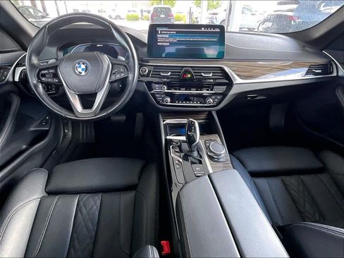 Used 2023 BMW 530e w/ Convenience Package RWD image 17