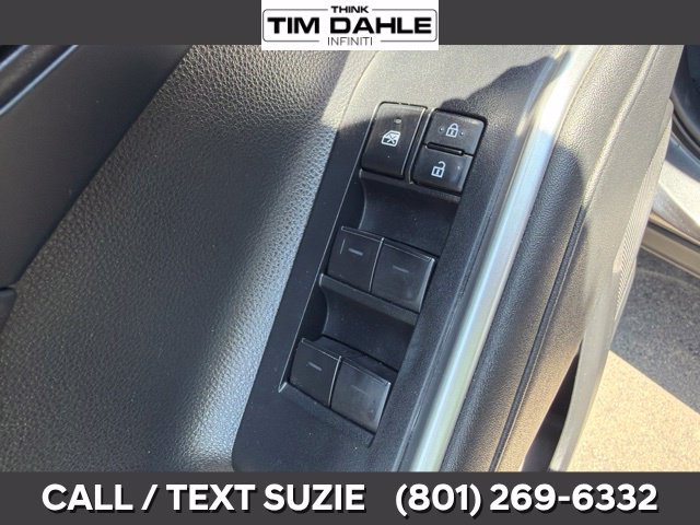 Used 2023 Toyota Highlander XLE AWD/4WD image 13