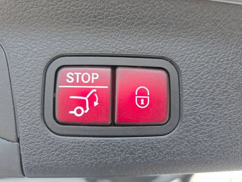Certified 2025 Mercedes-Benz GLS 450 4MATIC image 18