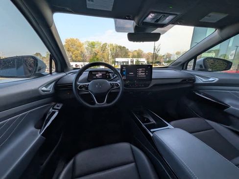 Used 2023 Volkswagen ID.4 Pro S Plus image 15