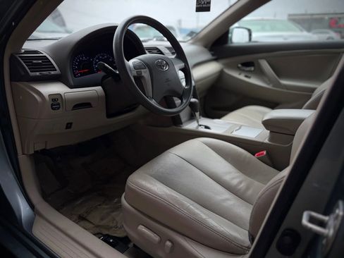 Used 2010 Toyota Camry FWD image 8