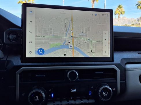 Used 2024 Toyota Tacoma Limited w/ Limited Package (LT) image 4