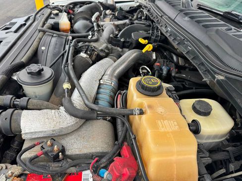 Used 2018 Ford F550 4x4 Regular Cab Super Duty image 10