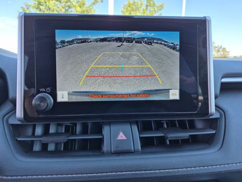 Used 2025 Toyota RAV4 XLE AWD/4WD image 29