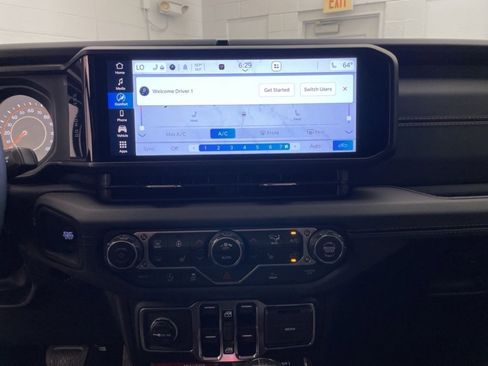 New 2025 Jeep Gladiator Mojave w/ Convenience Group image 12