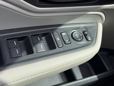 Used 2025 Honda Odyssey EX-L image 10
