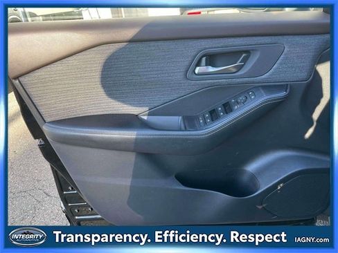 Certified 2021 Nissan Rogue SV image 16