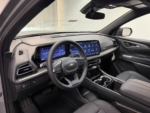 New 2026 Chevrolet Traverse LT w/ LPO, Floor Liner Package FWD image 24