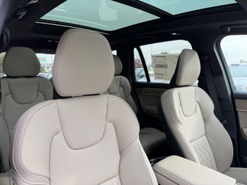 New 2026 Volvo XC90 B5 Core image 9