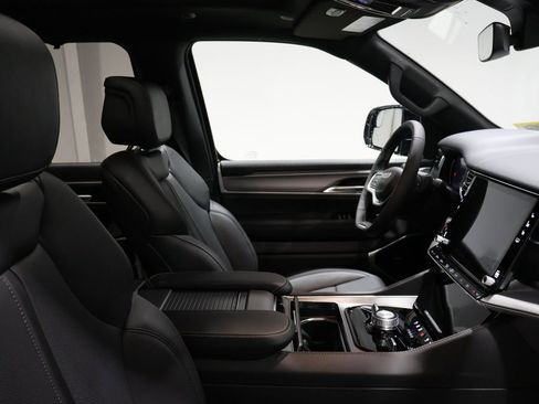 New 2026 Jeep Grand Wagoneer Limited image 20