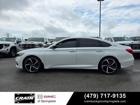 Used 2022 Honda Accord Sport image 4