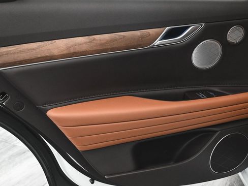 Used 2024 Genesis G80 image 11