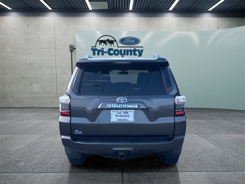 Used 2017 Toyota 4Runner SR5 image 6