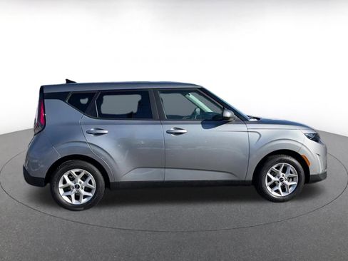 Used 2025 Kia Soul LX w/ LX Technology Package image 16