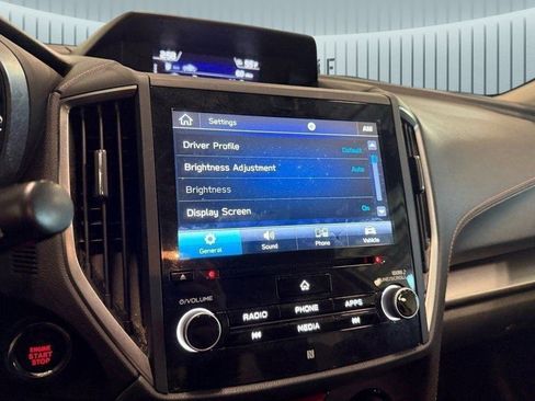 Used 2019 Subaru Crosstrek 2.0i Limited image 2