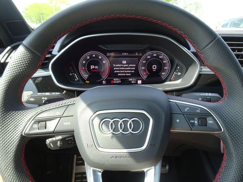 Certified 2025 Audi Q3 2.0T Premium Plus w/ Premium Plus Package AWD/4WD image 16