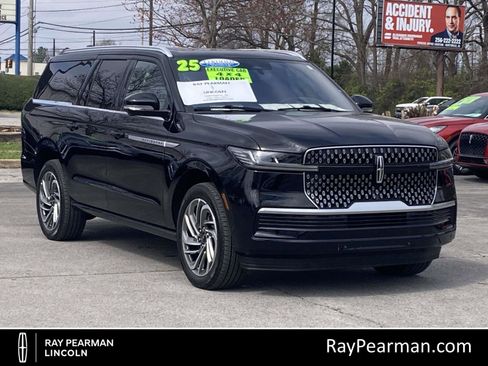 Certified 2025 Lincoln Navigator L Reserve image 1