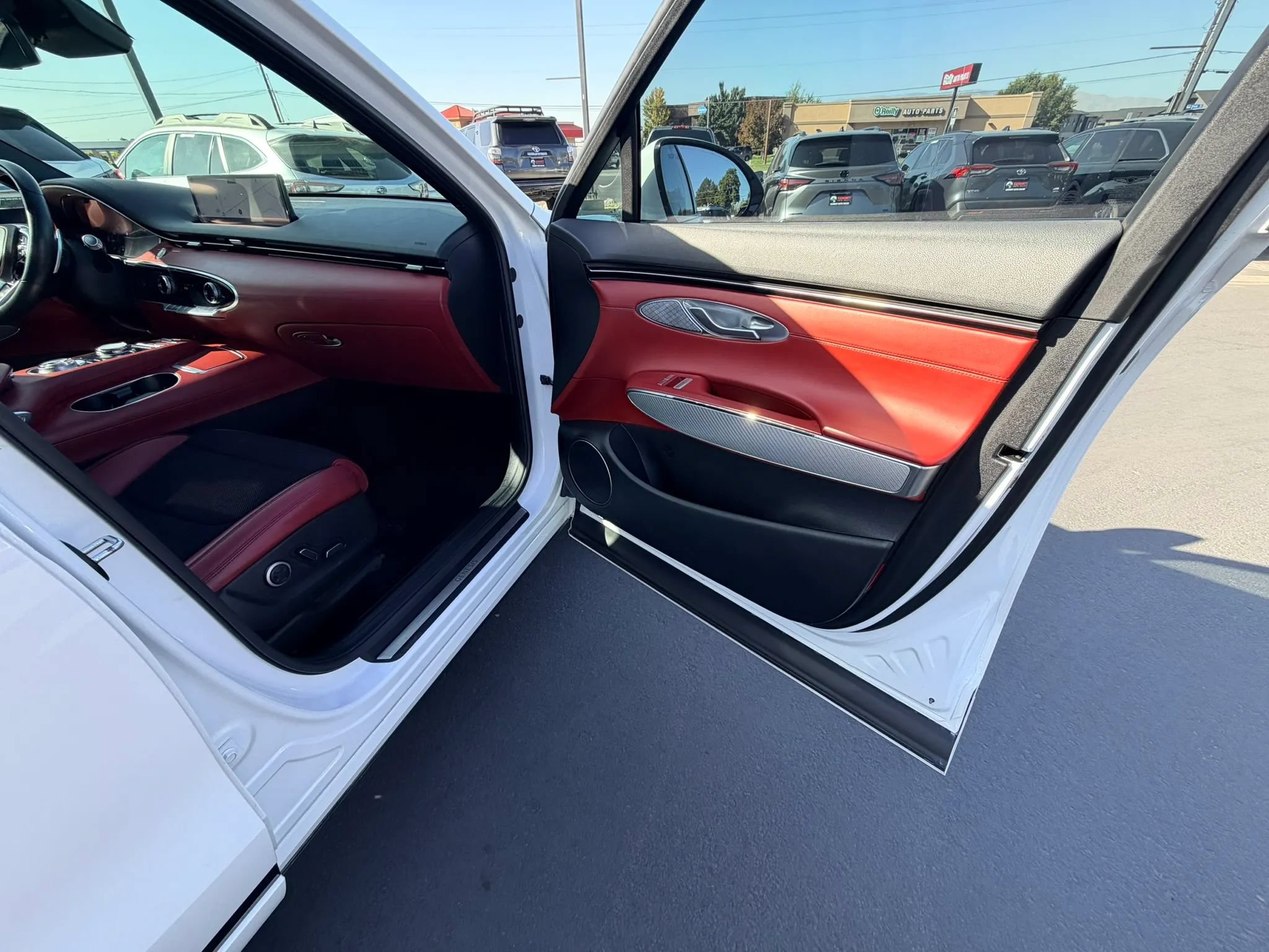 Used 2022 Genesis GV70 3.5T Sport w/ Cargo Package AWD/4WD image 25