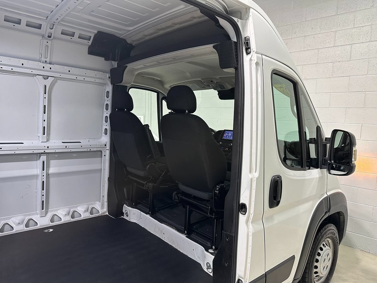Used 2025 RAM ProMaster 2500 w/ Convenience Group FWD image 10