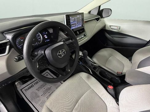 Used 2020 Toyota Corolla LE FWD image 18