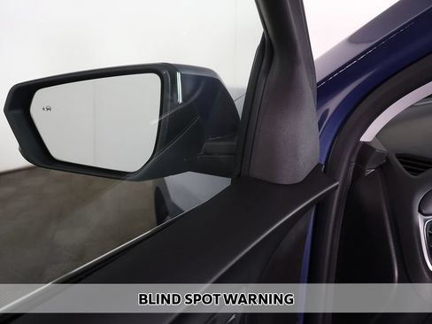 Used 2024 Chevrolet Equinox LT AWD/4WD image 4