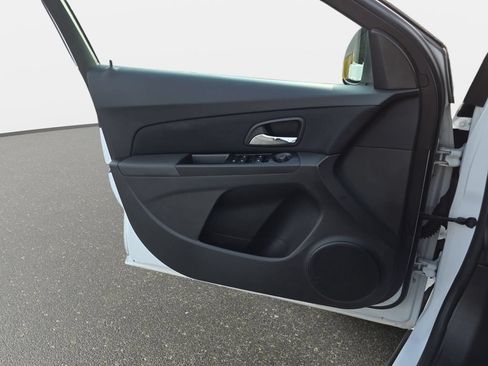 Used 2014 Chevrolet Cruze LT FWD image 25