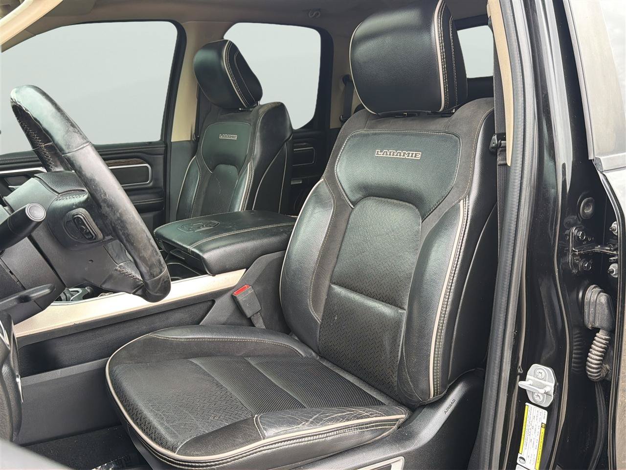Used 2019 RAM 1500 Laramie AWD/4WD image 12
