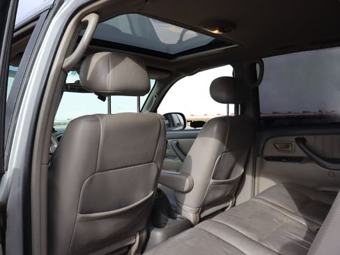 Used 2002 Toyota Sequoia Limited image 25