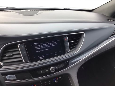 Used 2024 Buick Enclave Premium image 14