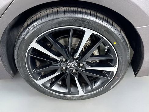 Certified 2018 Toyota Camry XSE FWD image 30